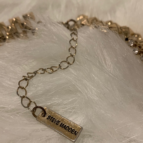 Accessories - Picture 3 of 4